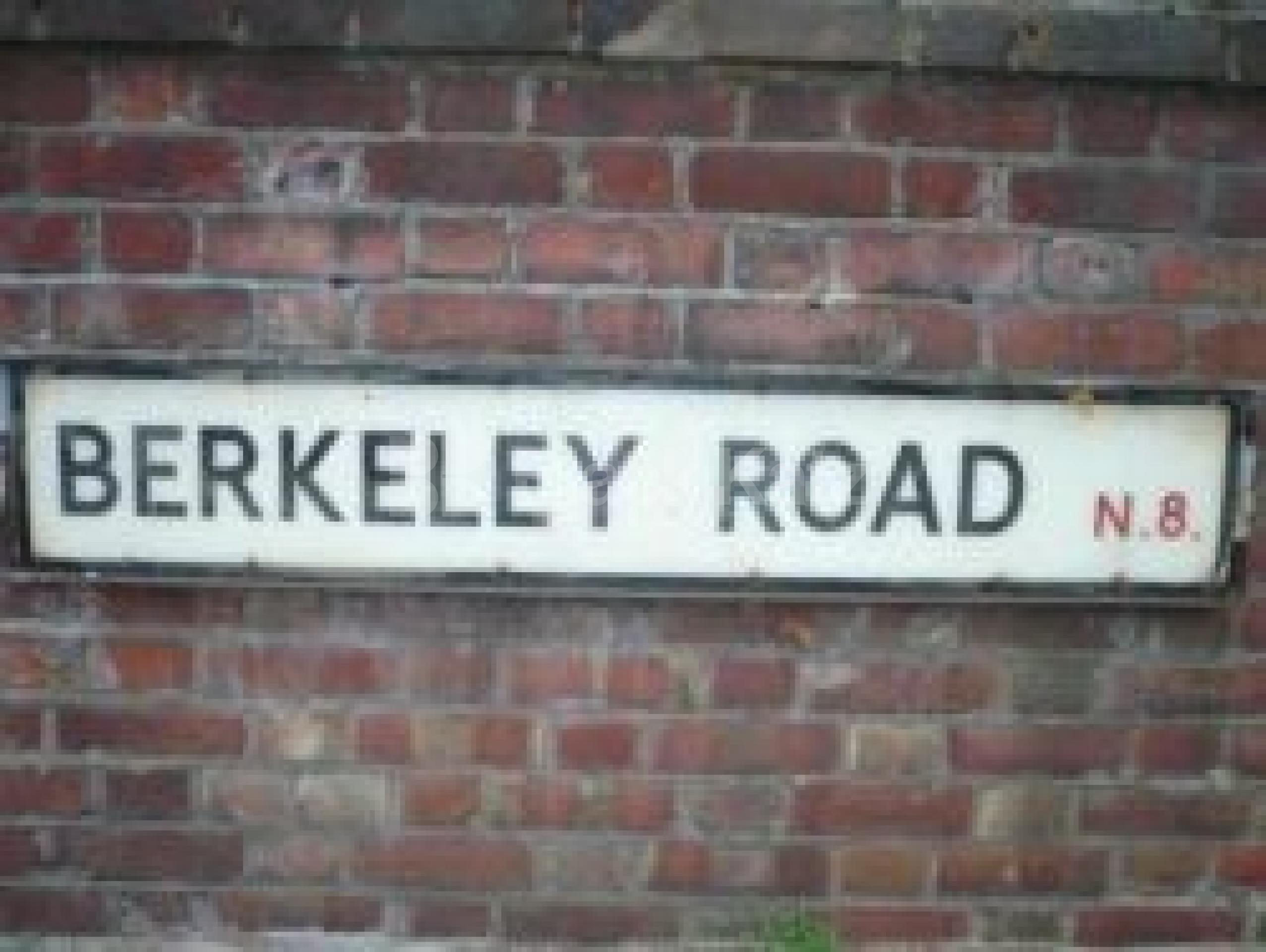 			PREMIER ROAD!!!, 1 Bedroom, 1 bath, 1 reception Flat			 Berkeley Road, CROUCH END N8 N8